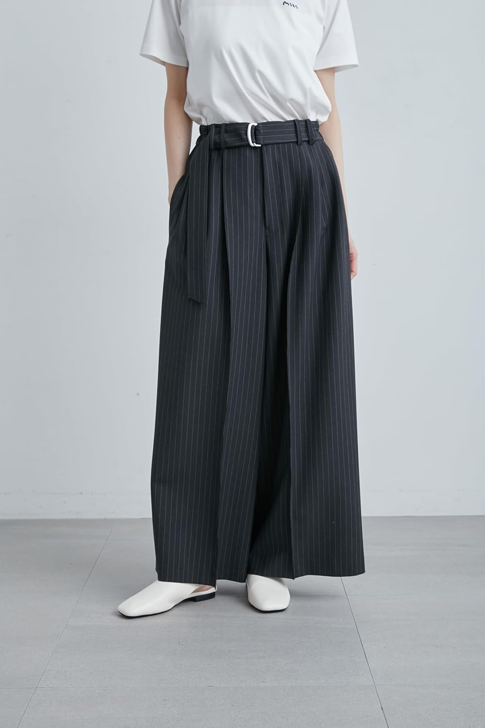 週末限定価格】ミースロエ スポーティー3タックパンツ ホワイト 01